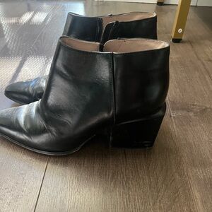 Vintage early 2000s Clark black boots